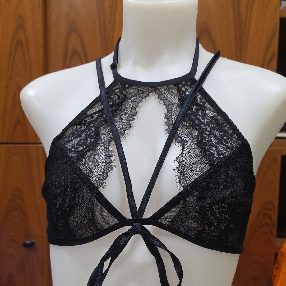 La SENZA Black Lace Strappy Bralette